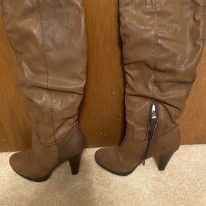 Women’s western heeled boots. Only worn once